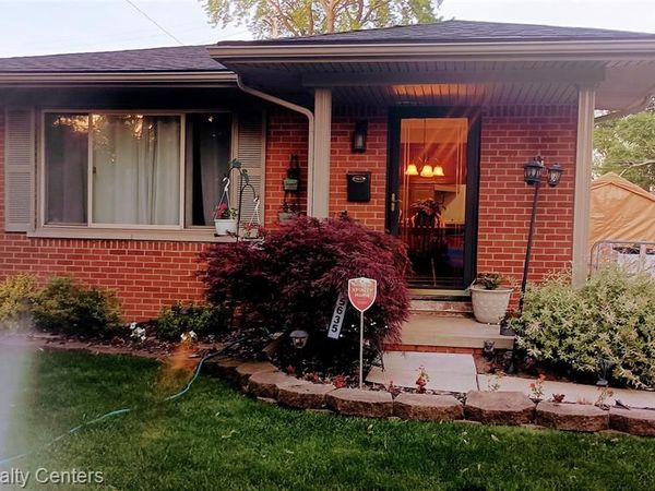 5635 Clippert Street , Dearborn Heights, MI 48125
