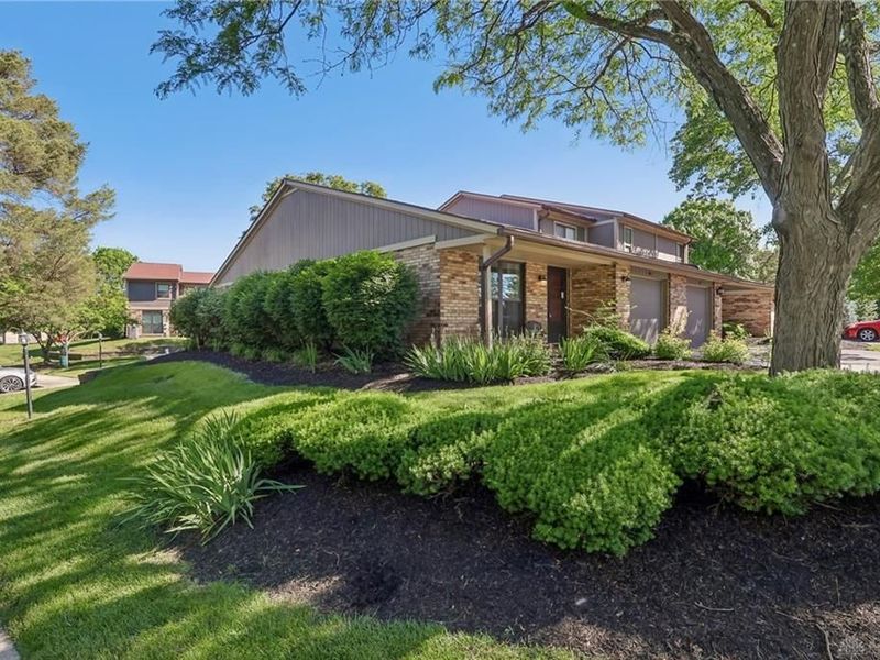 570 Greene Tree Place, Fairborn, OH 45324 Photo 3