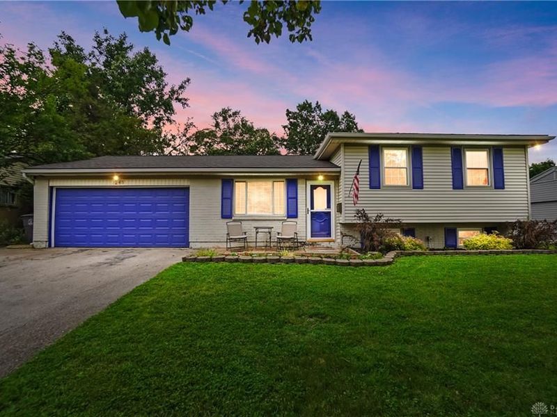 245 Grantwood Drive, West Carrollton, OH 45449 Photo 2
