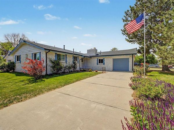 520 Iola Street, Aurora, CO 80010