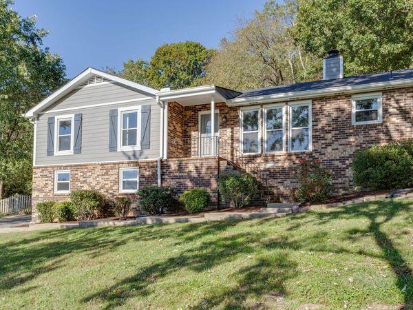 185 Honeysuckle Dr , Hendersonville, TN 37075
