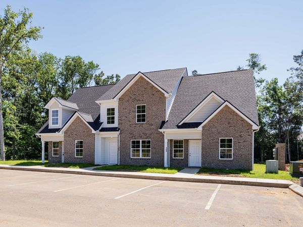 105 Mountaindale Drive , Smyrna, TN 37167