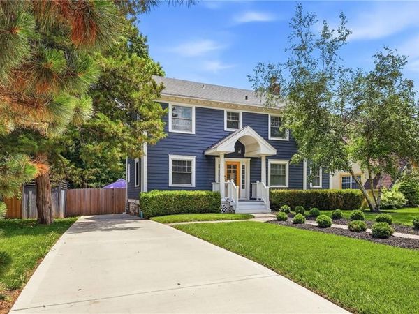 7441 Summit Street, Kansas City, MO 64114