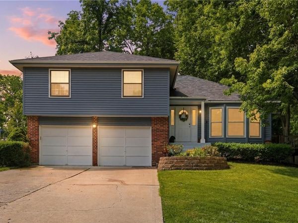 3701 NE Apple Tree Lane, Gladstone, MO 64119