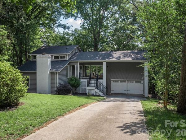 7611 Robin Crest Road , Charlotte, NC 28226