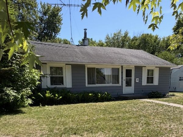 615 Riddle Street, Howell, MI 48843