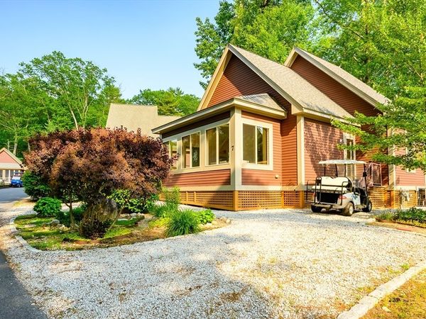7 White Pine Knoll, Unit 7, Westford, MA 01886