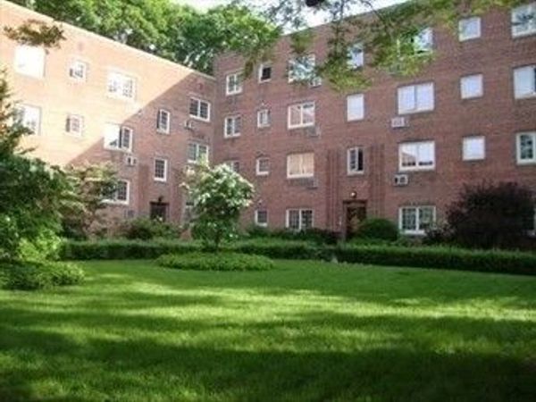 28 Saint Paul Street, Unit 6, Brookline, MA 02446