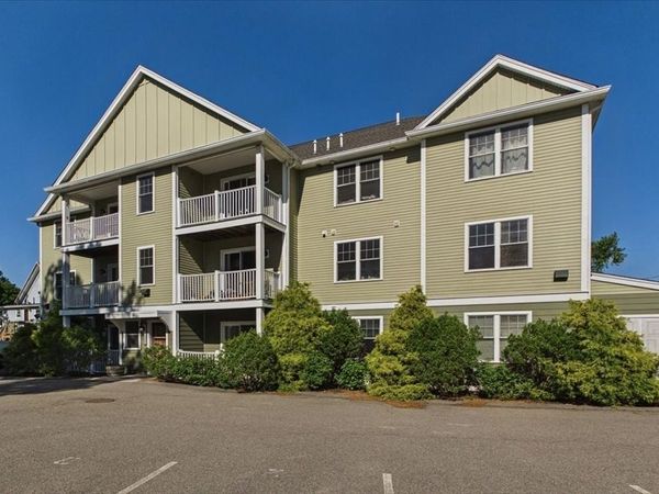 153 Sumner St, Unit 1, Quincy, MA 02169
