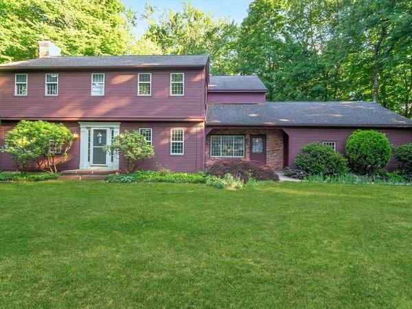 84 Greenwich Rd, East Longmeadow, MA 01028