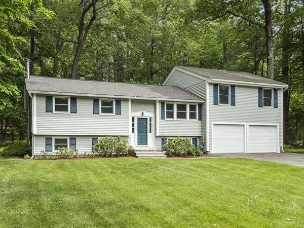 34 Sleigh Rd, Chelmsford, MA 01824