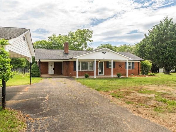 1427 Reeves Mill Road , Mount Airy, NC 27030