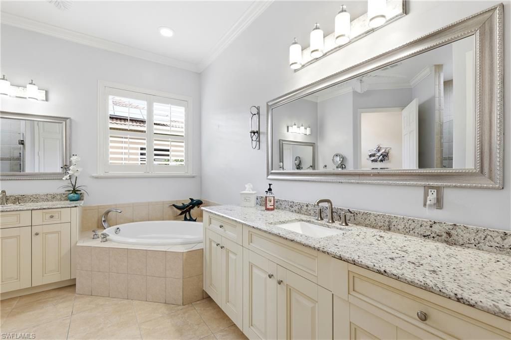 10736 Fieldfair Dr, Naples, FL 34119 Photo