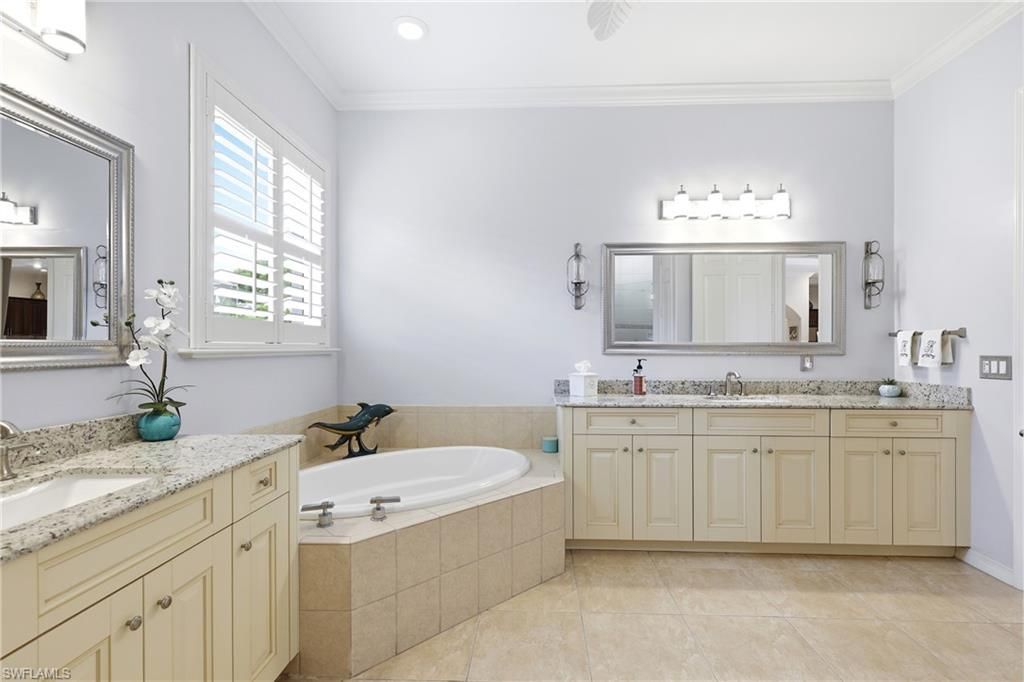 10736 Fieldfair Dr, Naples, FL 34119 Photo