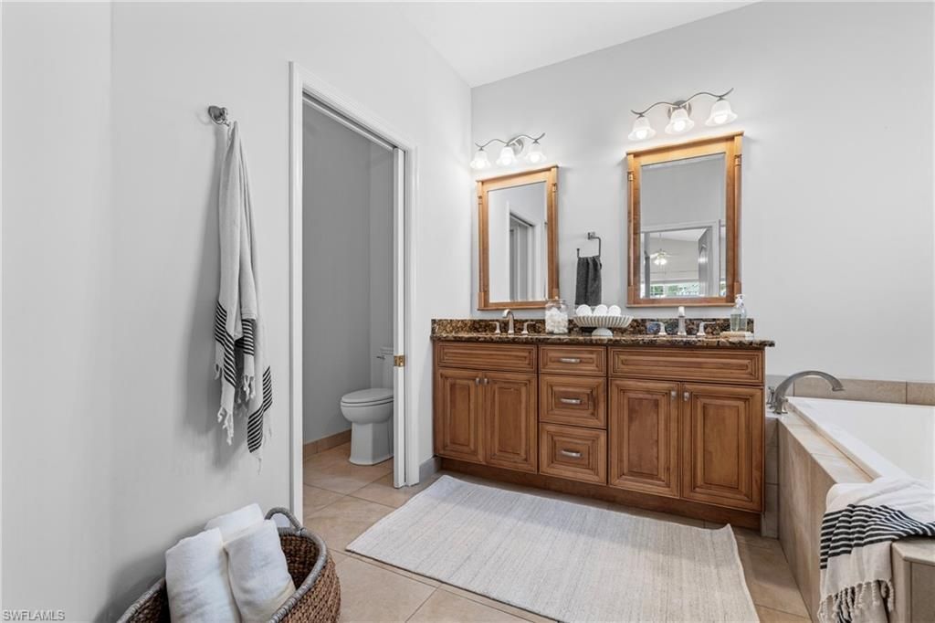 96 Glen Eagle Cir , Naples, FL 34104 Photo