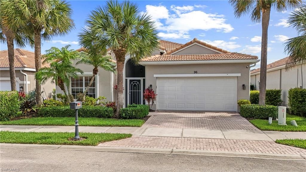 96 Glen Eagle Cir , Naples, FL 34104 Photo