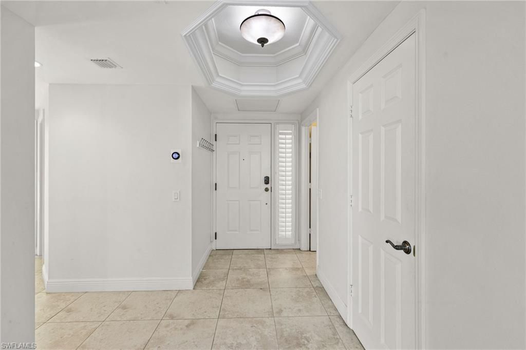 420 Cove Tower Dr, Unit 804, Naples, FL 34110 Photo