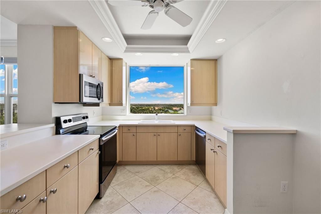 420 Cove Tower Dr, Unit 804, Naples, FL 34110 Photo