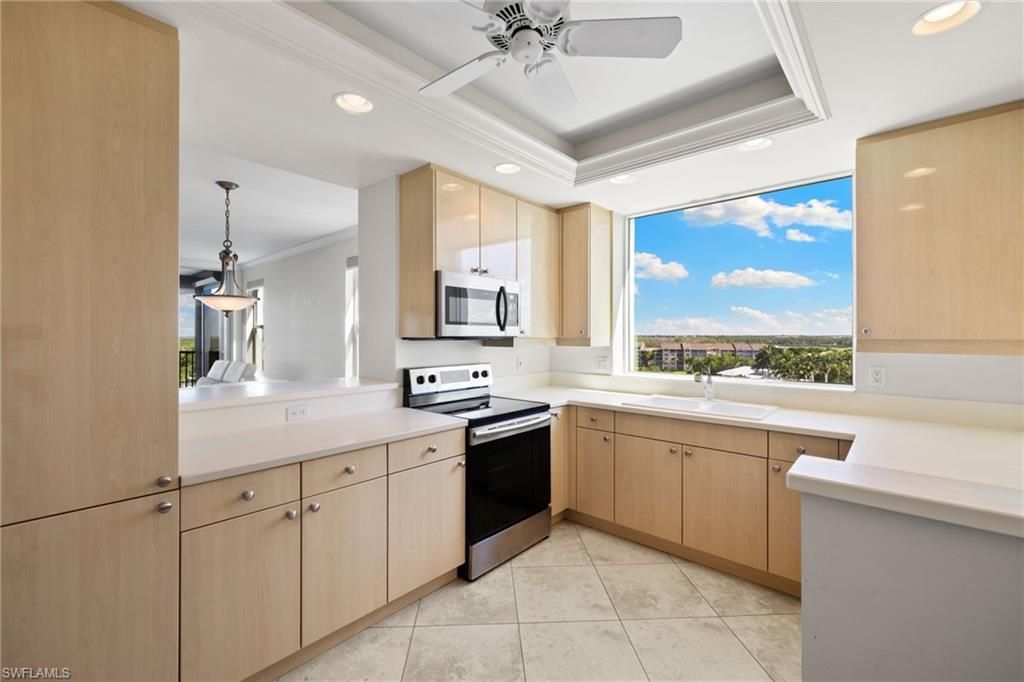 420 Cove Tower Dr, Unit 804, Naples, FL 34110 Photo