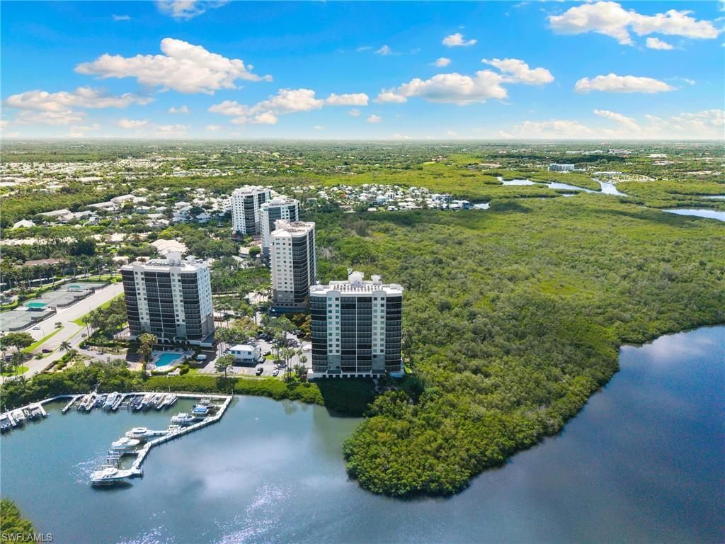 420 Cove Tower Dr, Unit 804, Naples, FL 34110 Photo