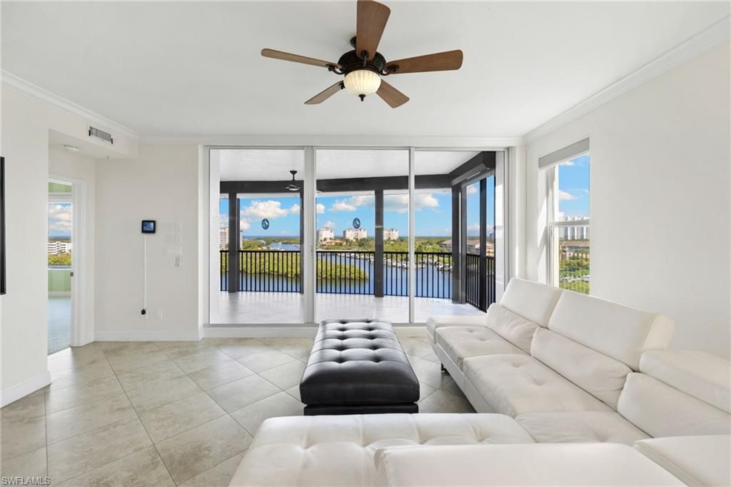 420 Cove Tower Dr, Unit 804, Naples, FL 34110 Photo