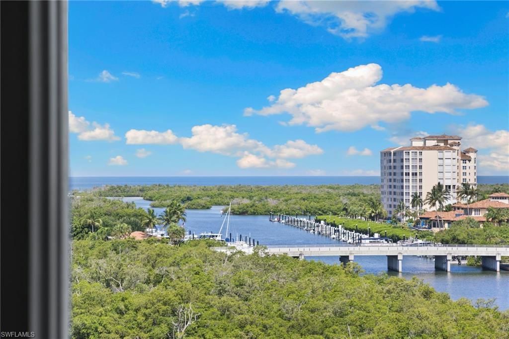 420 Cove Tower Dr, Unit 804, Naples, FL 34110 Photo