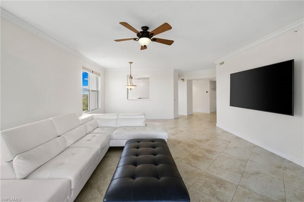 420 Cove Tower Dr, Unit 804, Naples, FL 34110 Photo