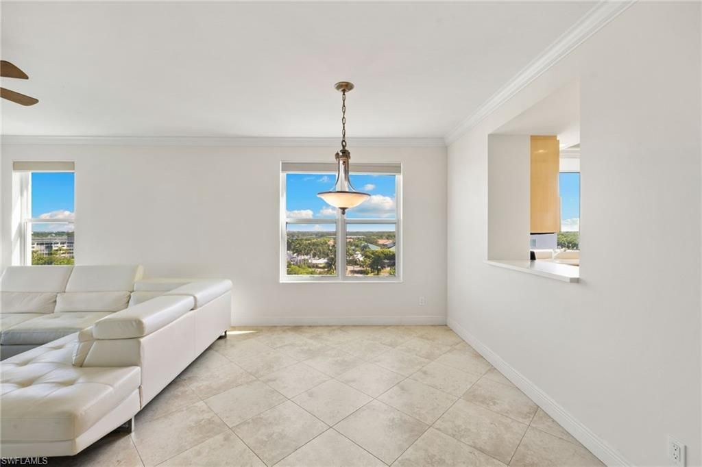 420 Cove Tower Dr, Unit 804, Naples, FL 34110 Photo
