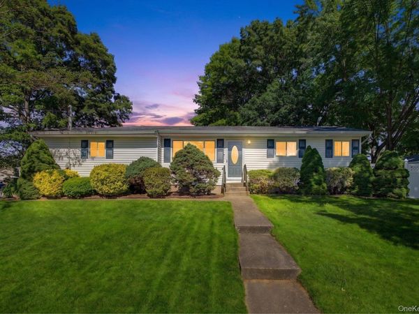 470 Ontario Street , Ronkonkoma, NY 11779