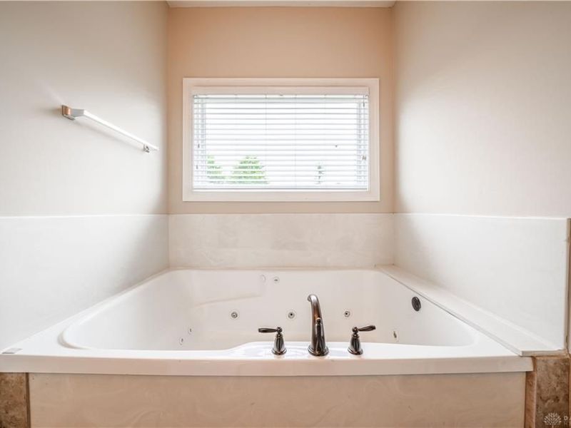 9922 Arn Drive, Washington Township, OH 45458 Photo 26