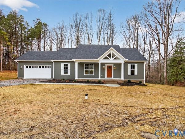 115 E Sunrise Drive, Warsaw, VA 22572