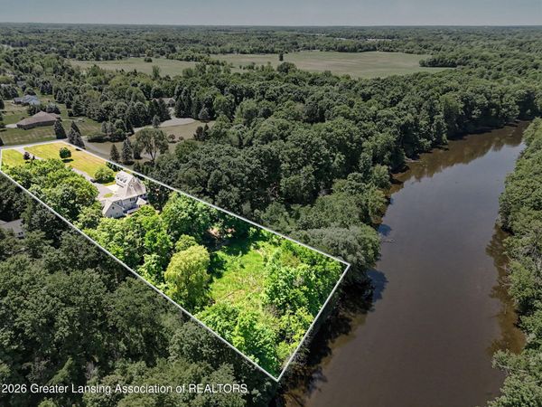 8628 Hearth Stone Way, Grand Ledge, MI 48837