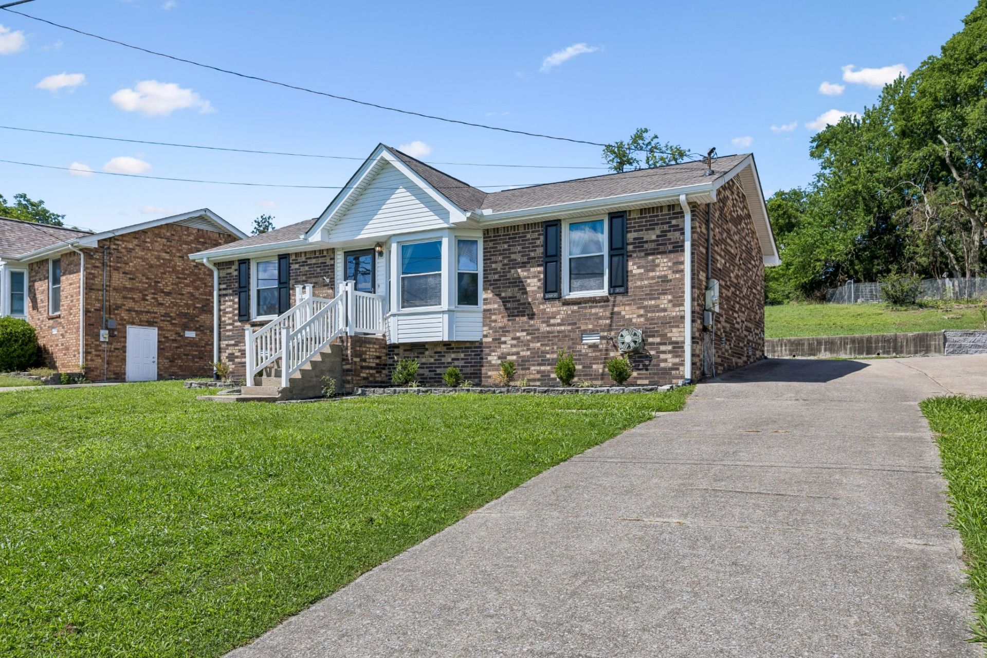 104 Spruce Dr, Hendersonville, TN 37075 Main Photo