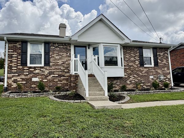 104 Spruce Dr , Hendersonville, TN 37075