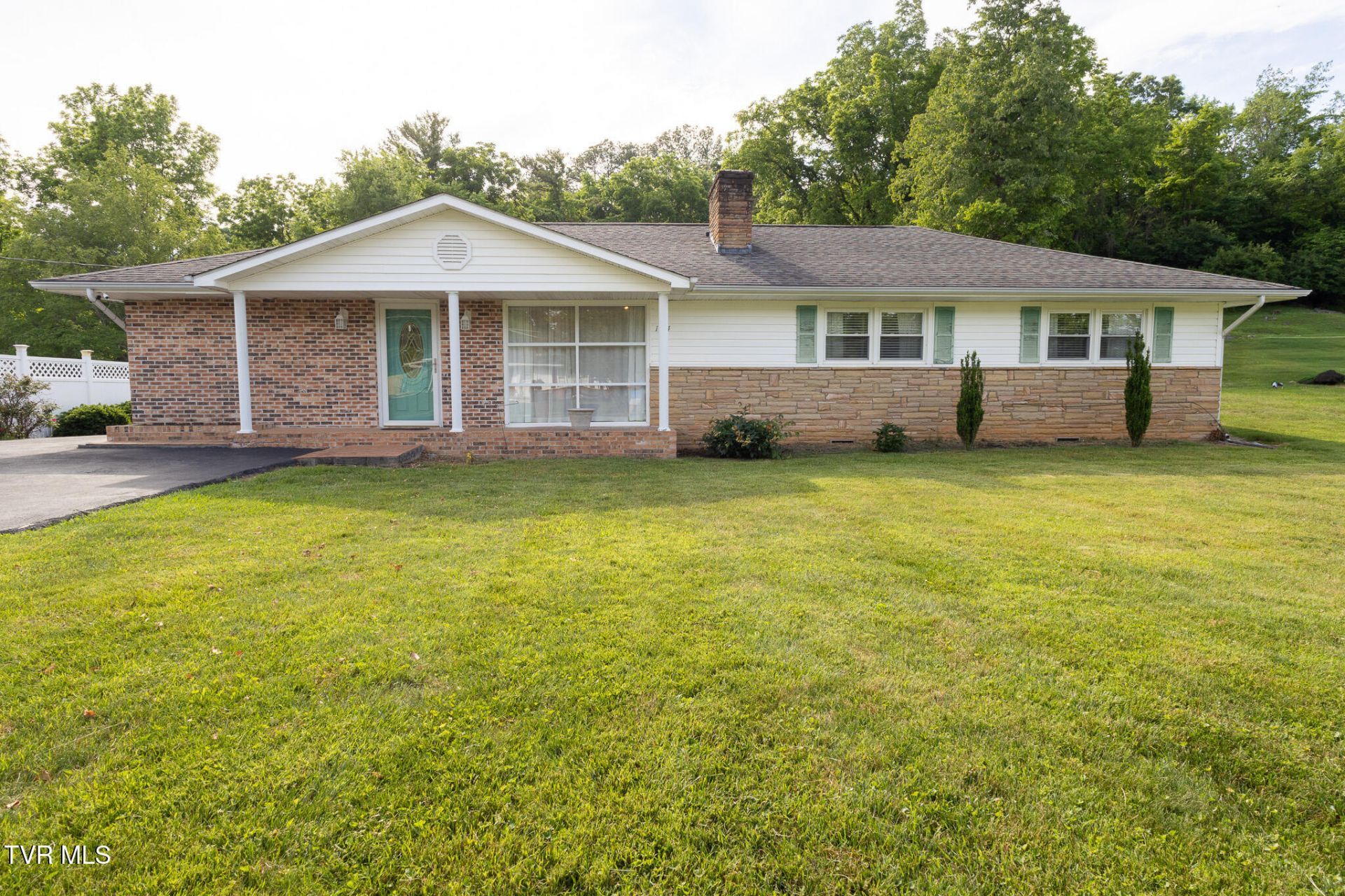 1124 Indian Hills Drive, Bristol, TN 37620 Main Photo