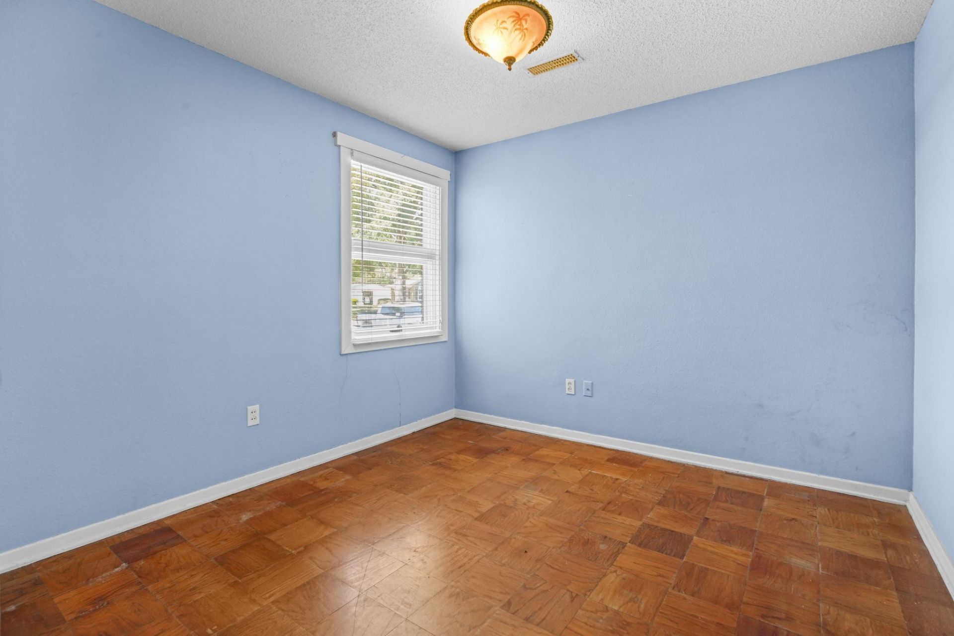 748 Yellowwood Ave.  Photo 11