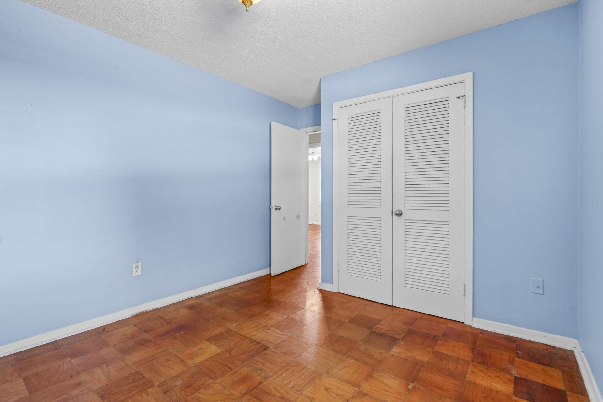 748 Yellowwood Ave.  Photo 12