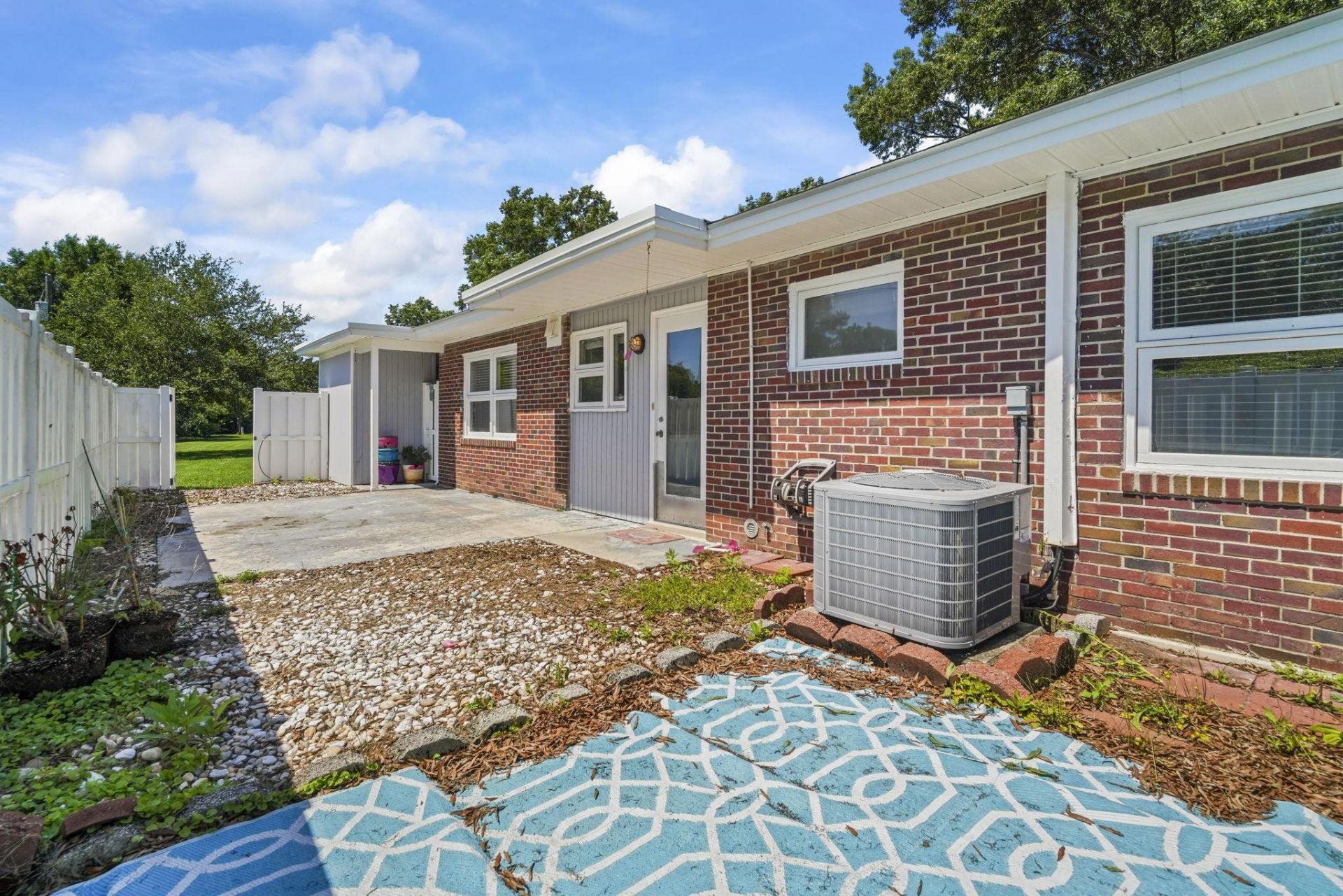 748 Yellowwood Ave.  Photo 19