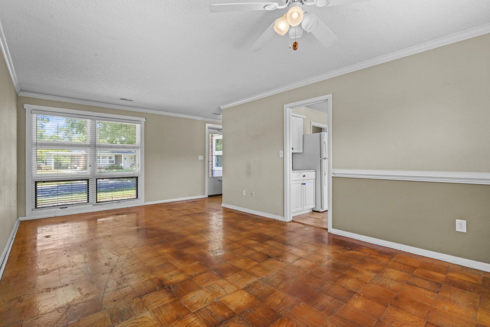 748 Yellowwood Ave.  Photo 5