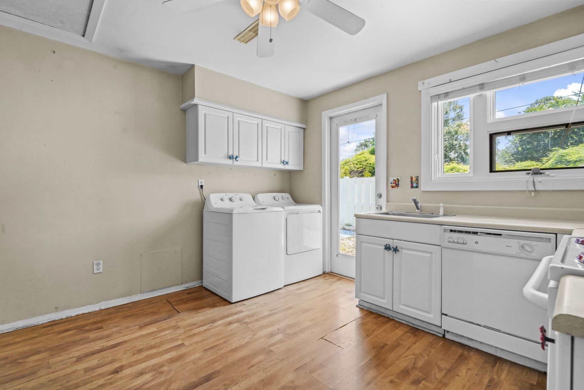 748 Yellowwood Ave.  Photo 7