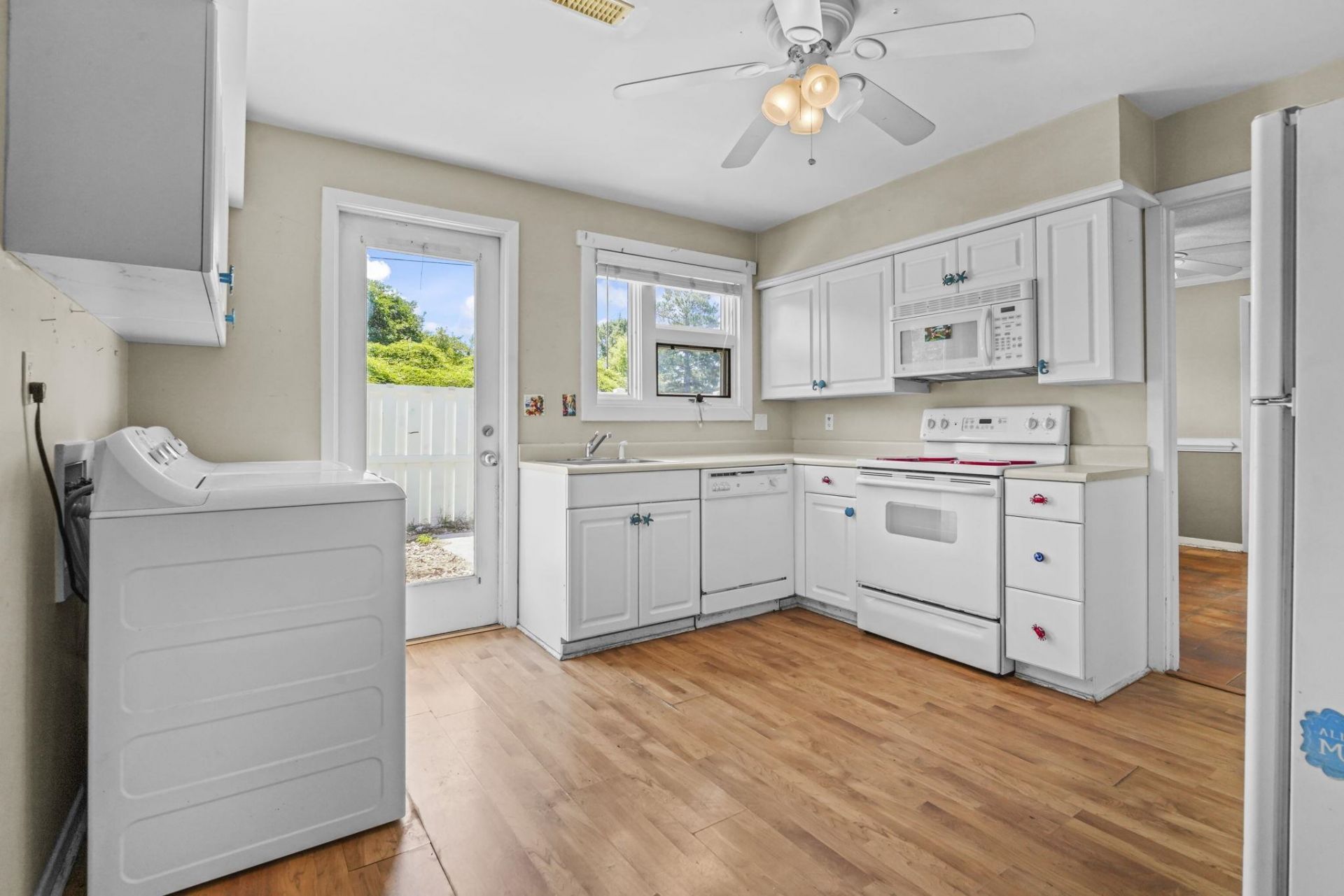748 Yellowwood Ave.  Photo 8