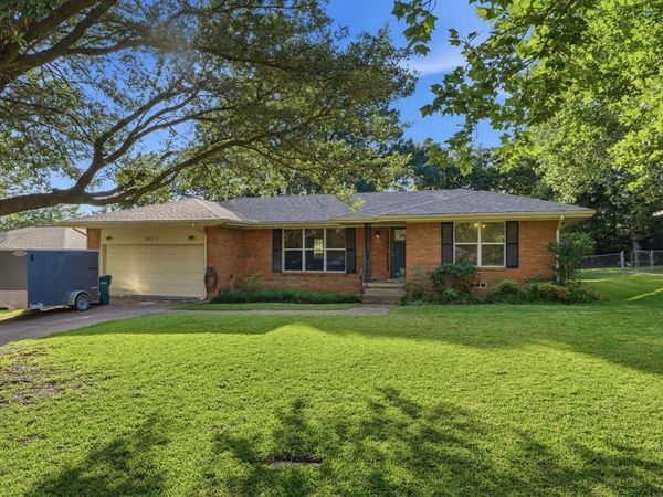 1411 Robin Drive , Sherman, TX 75092