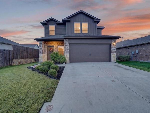 2056 Puma Street , Crandall, TX 75114