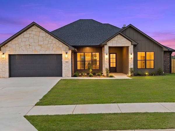 16417 Clearview Drive , Lindale, TX 75771