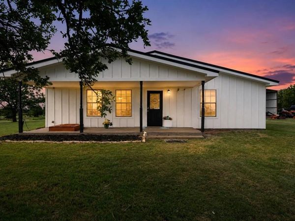 692 Plemons Drive, Henrietta, TX 76365