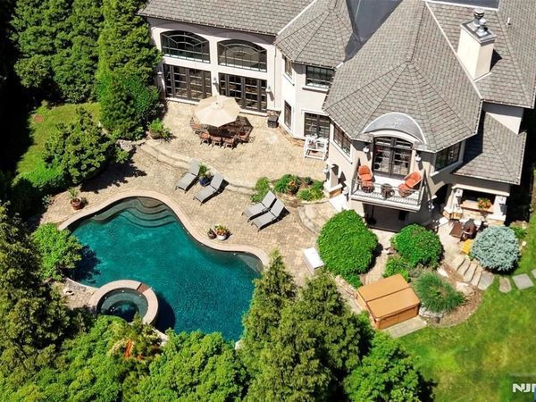 70 Oak Drive, Upper Saddle River, NJ 07458