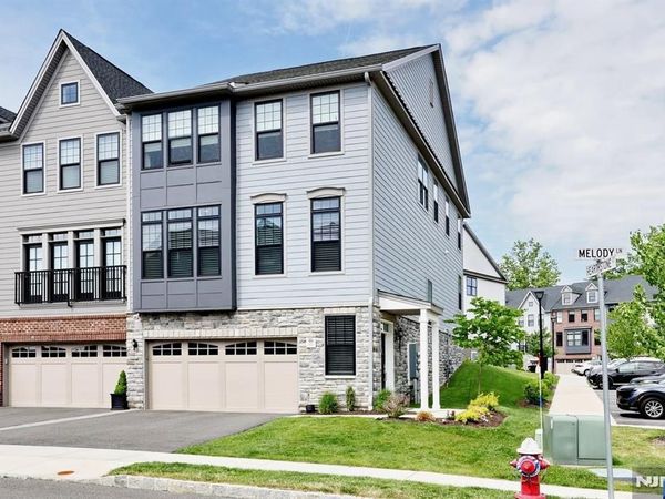 32 Melody Lane, Upper Saddle River, NJ 07458