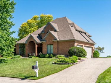 560 Heatherwoode Circle, Springboro, OH 45066