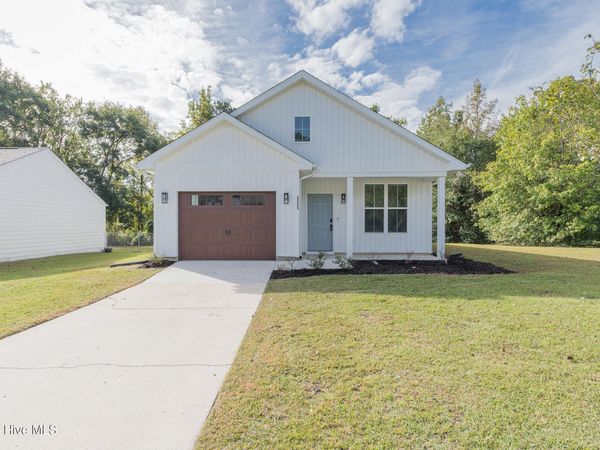 111 Hampton Court , Jacksonville, NC 28546
