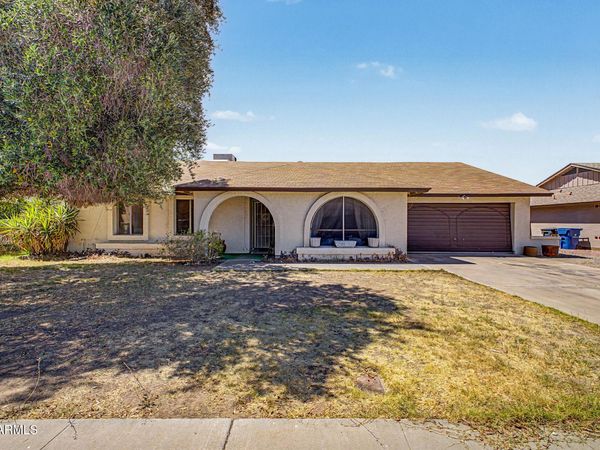 6029 W Desert Hills Drive, Glendale, AZ 85304
